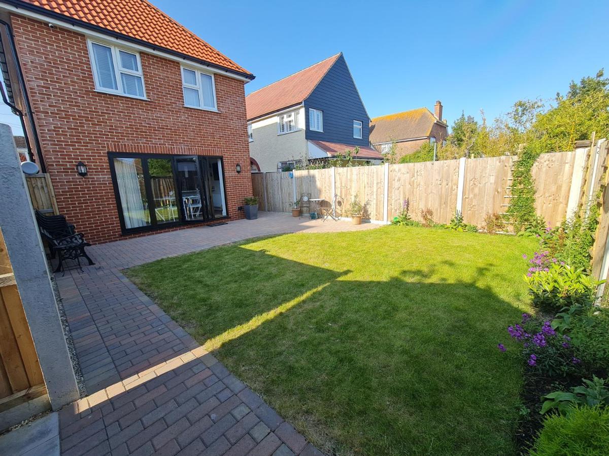 Villa La Casita - Inside The Gates Of Frinton-On-Sea Exterior foto